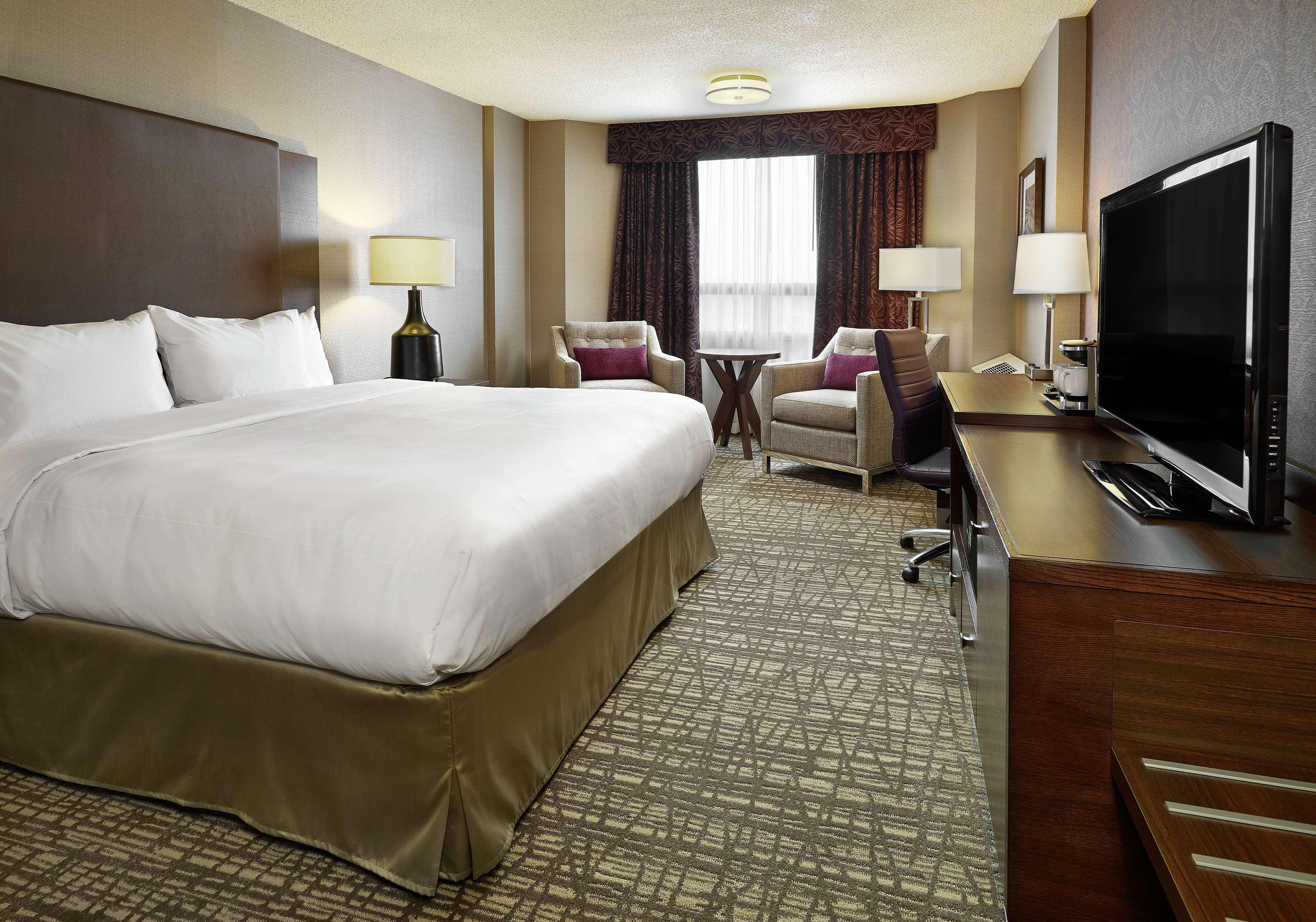 Doubletree By Hilton West Edmonton Hotel Екстериор снимка