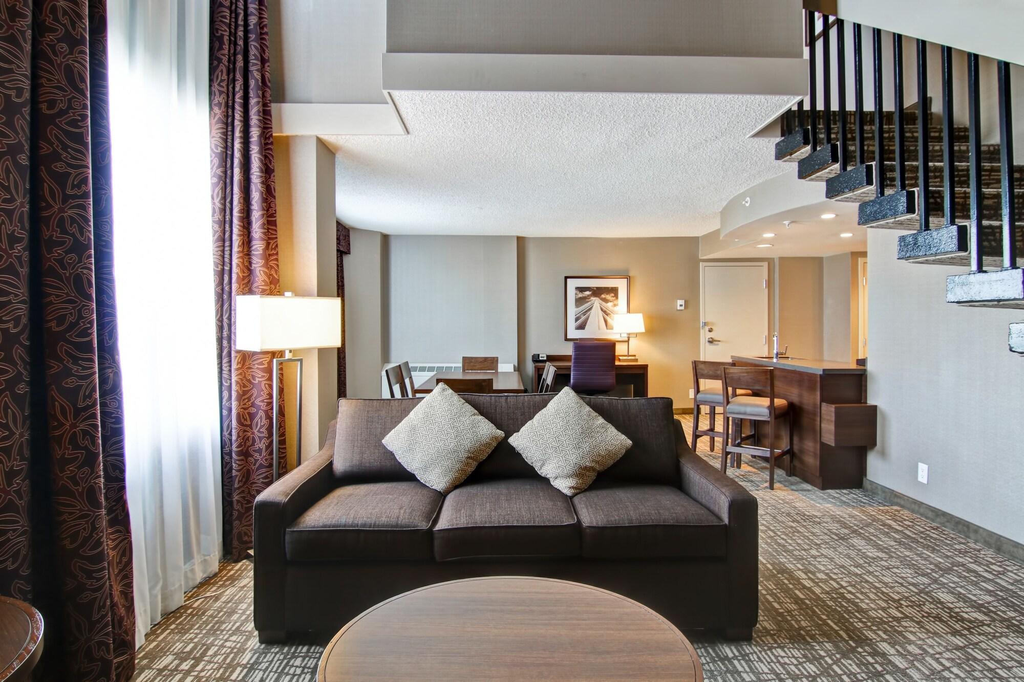Doubletree By Hilton West Edmonton Hotel Екстериор снимка